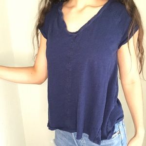 Loose Vineyard Vines tee shirt